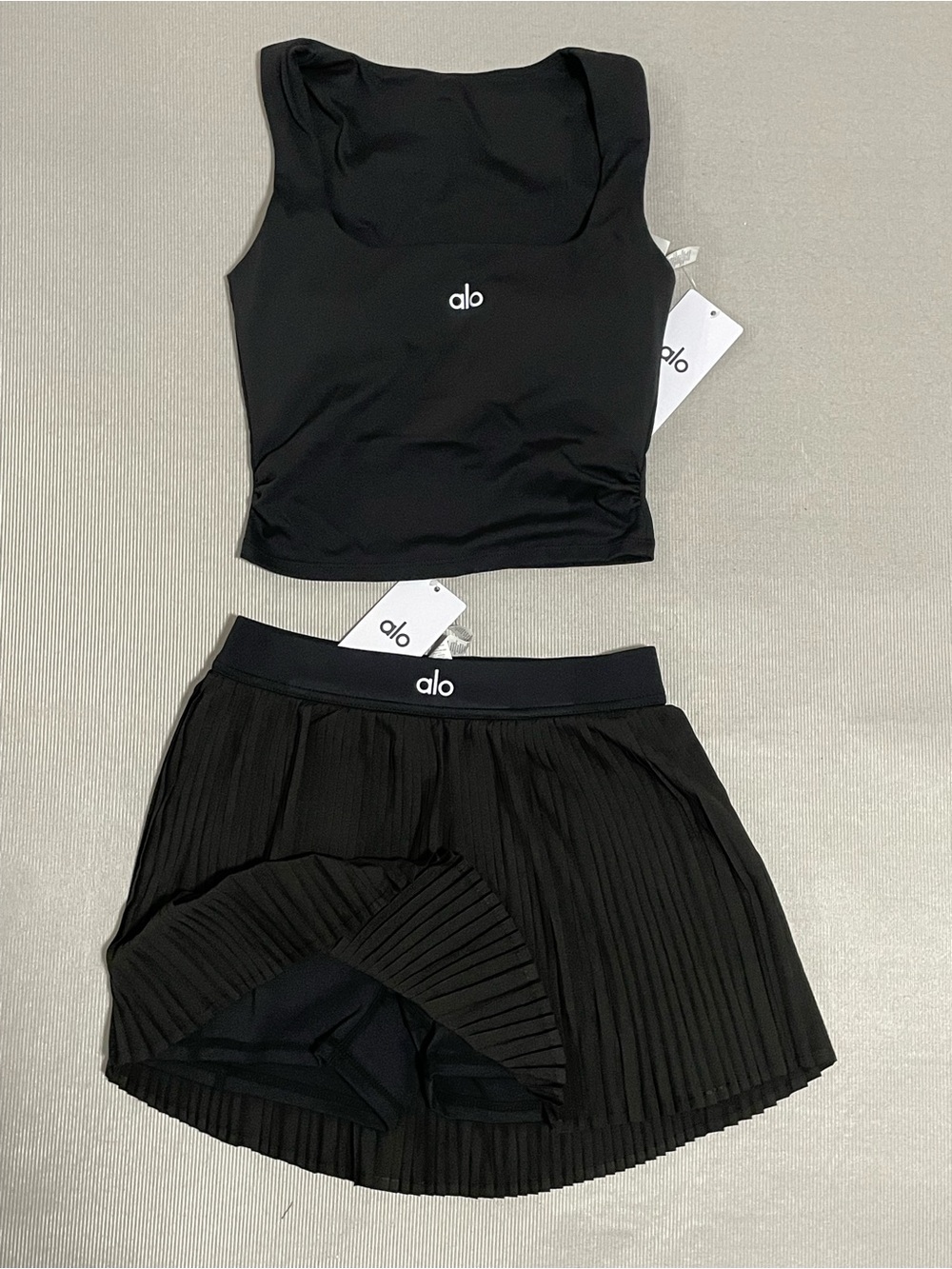 ALO Yoga Black Crop Tank Top and Pleated Skirt Set - Picture 3 of 6